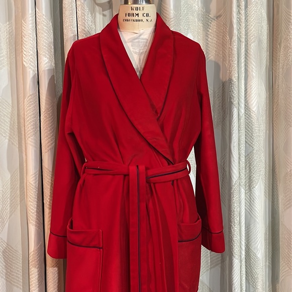 Bill Blass Robe - Picture 2 of 6